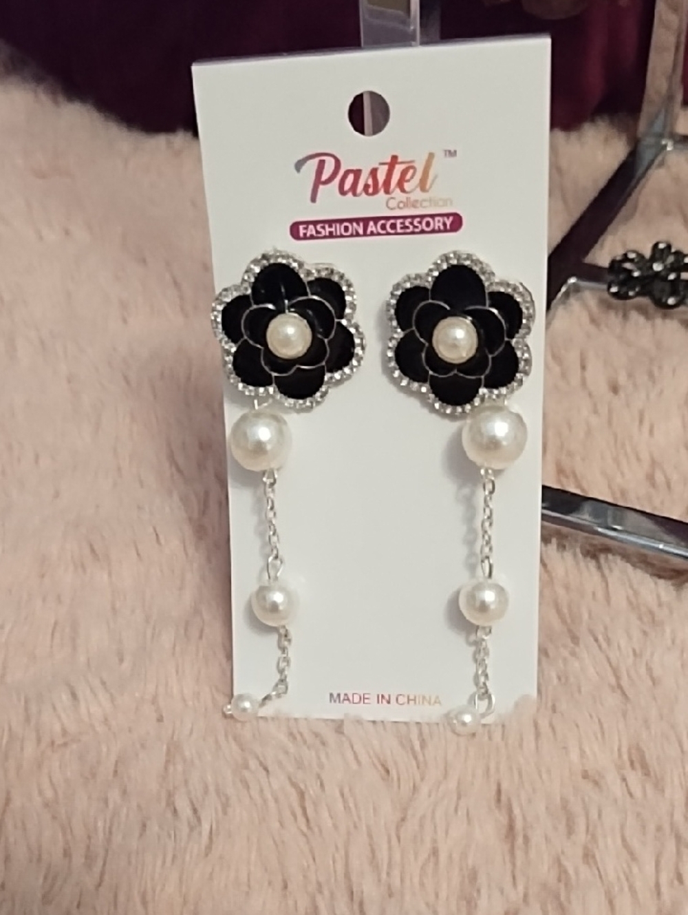 Pastels  ✨ Camila Flower Convertible ✨ Black and White Pearl Drop Earrings